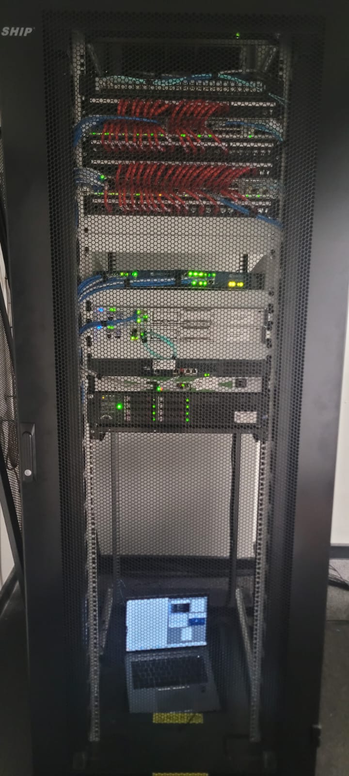kabinet image