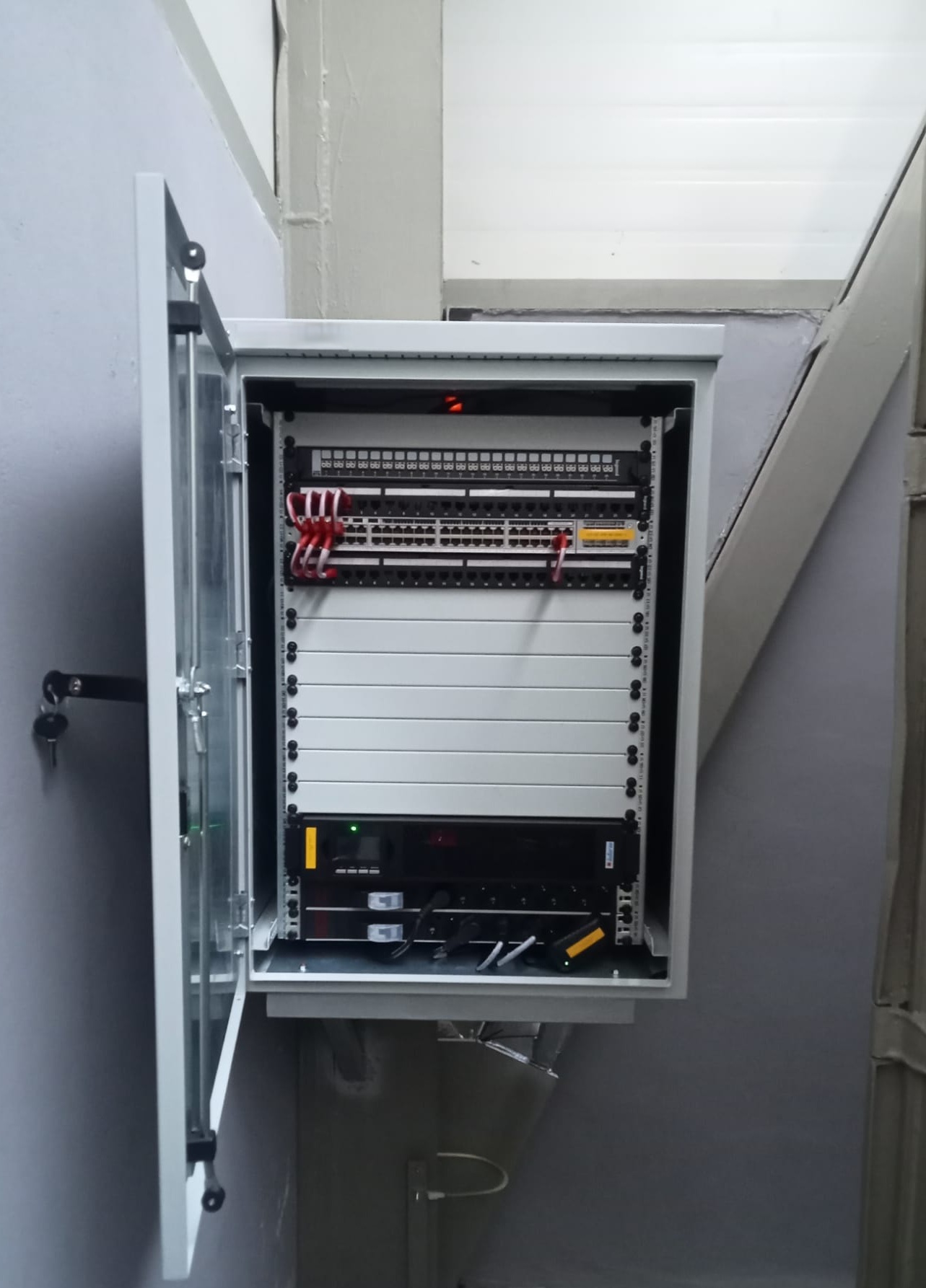 kabinet image